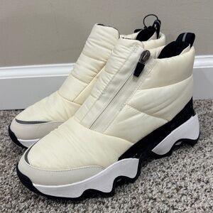 NWT Sorel waterproof boots